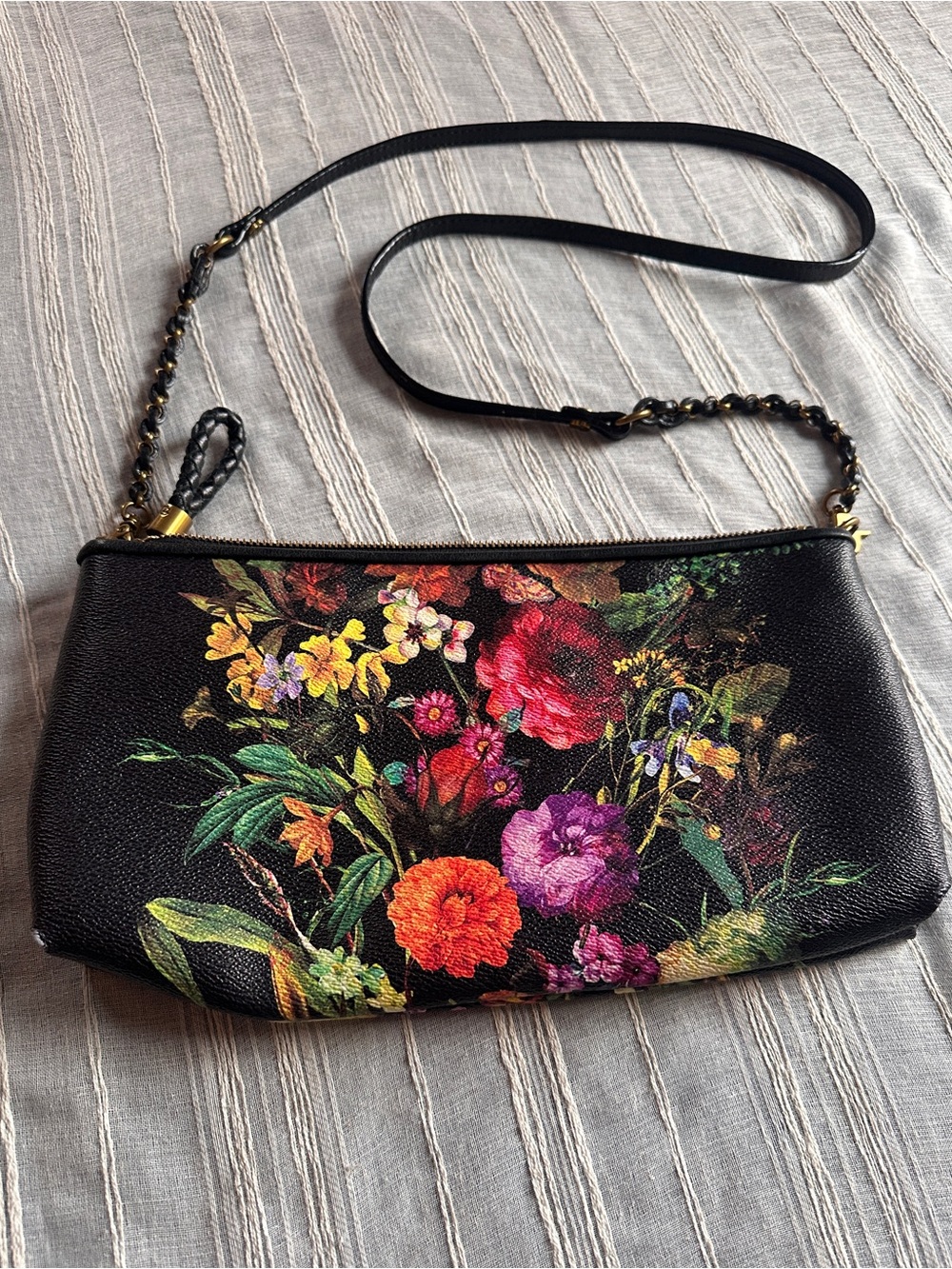 ELLIOTT LUCCA Artisan 3-Way Demi Clutch/Crossbody in Black Autumn Botanica